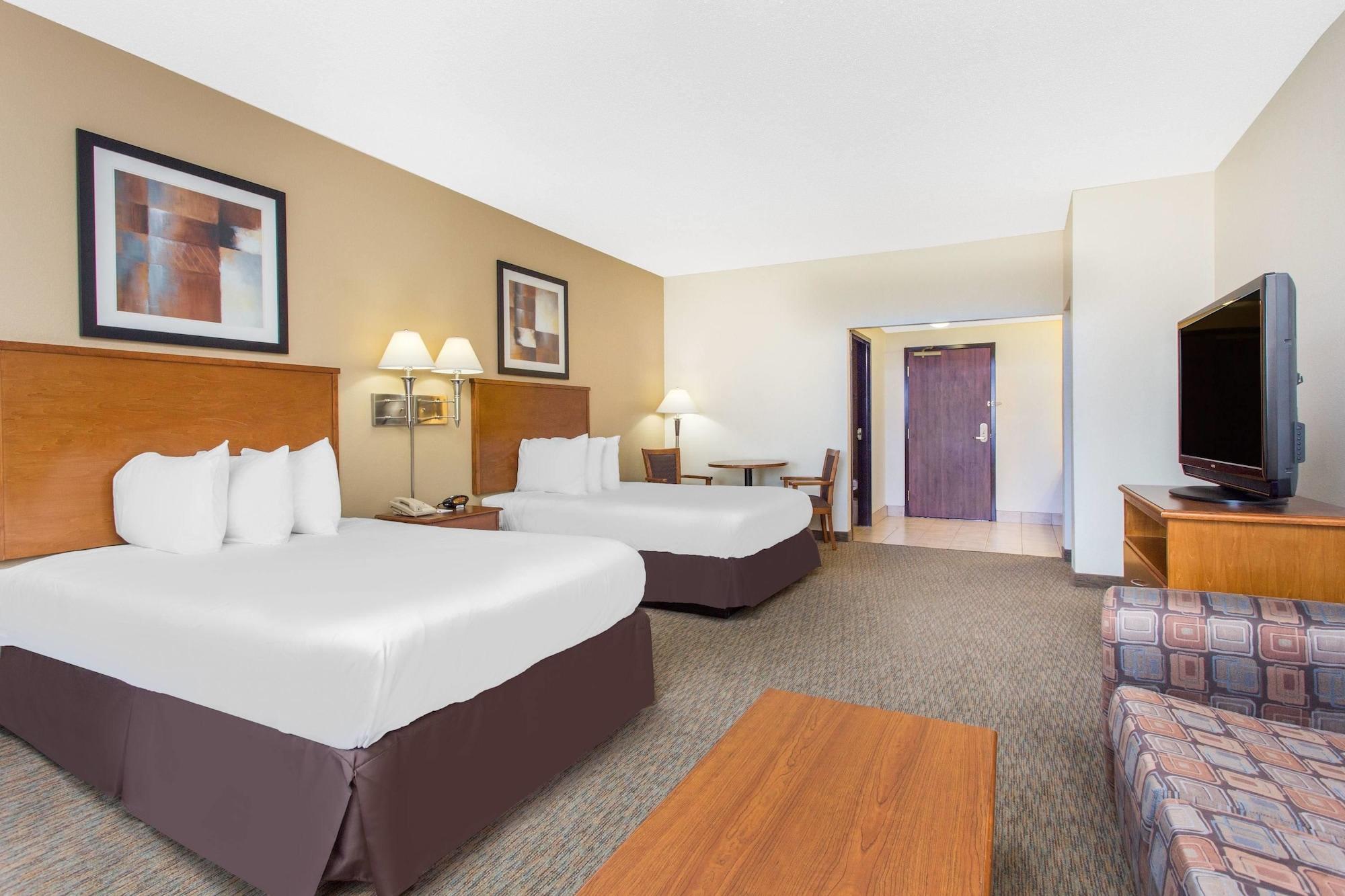 Days Inn By Wyndham Phenix City Near Fort Moore Exteriör bild