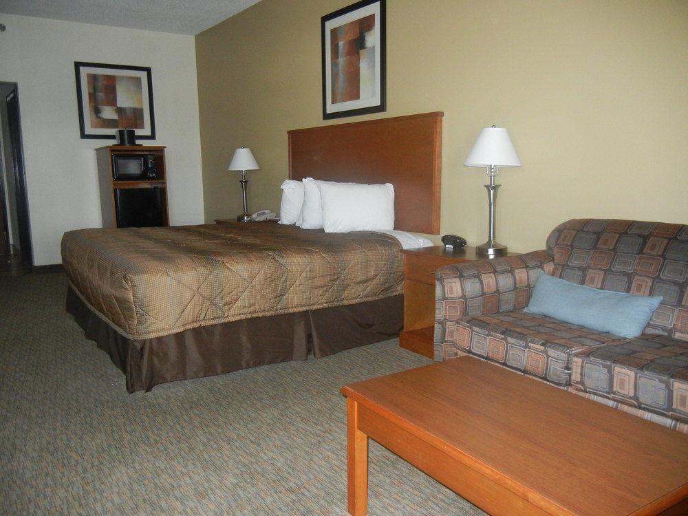Days Inn By Wyndham Phenix City Near Fort Moore Exteriör bild