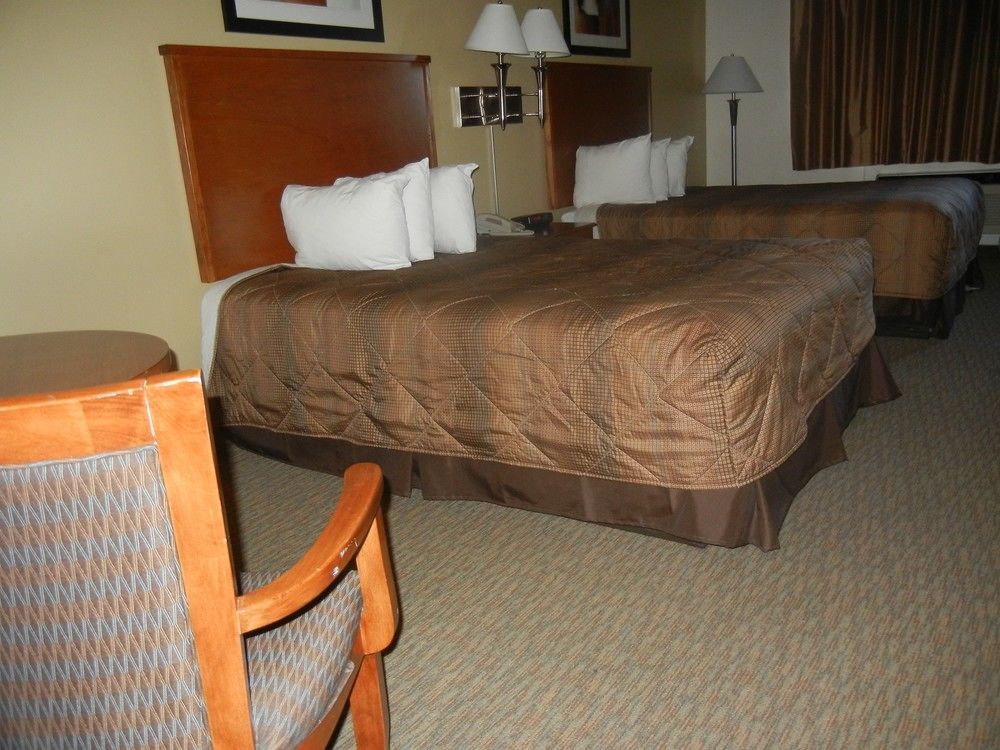Days Inn By Wyndham Phenix City Near Fort Moore Exteriör bild