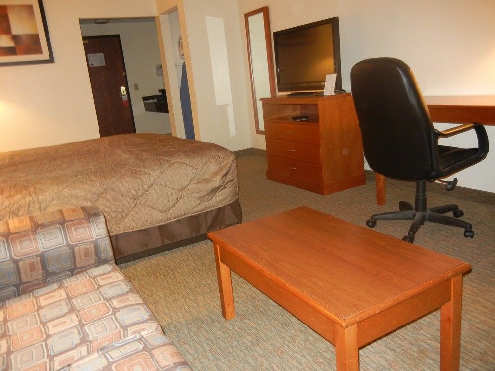 Days Inn By Wyndham Phenix City Near Fort Moore Exteriör bild