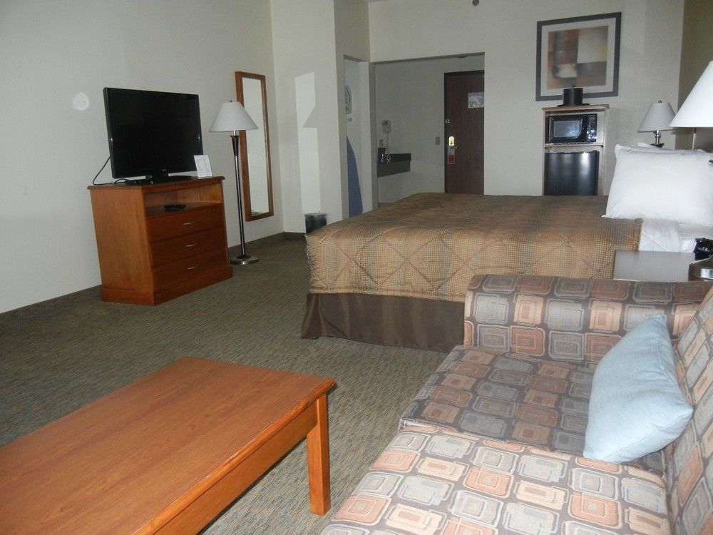 Days Inn By Wyndham Phenix City Near Fort Moore Exteriör bild