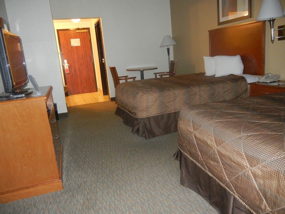 Days Inn By Wyndham Phenix City Near Fort Moore Exteriör bild
